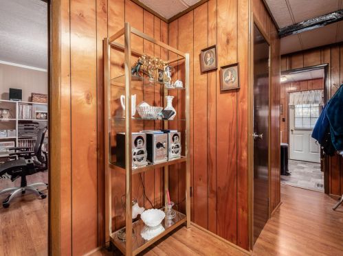 8090 Rdg Rd, Zanesville OH  43701-7869 exterior