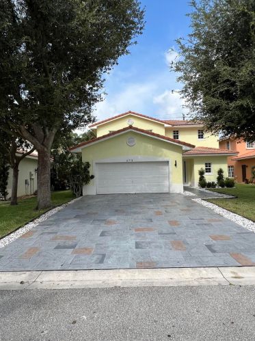 6713 Eagle Ridge Dr, West Palm Beach, FL 33413-2129