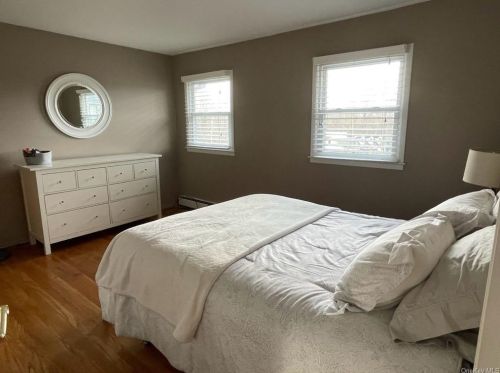 2 Frado Ct, Stony Point NY  10980-1004 exterior