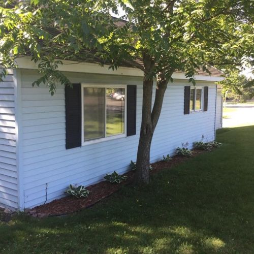 423 Poplar St, Spooner, WI 54801-1146