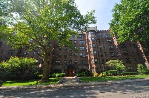 253 Garth Rd, Scarsdale, NY 10583-4050