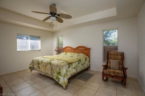 563 Flamingo Ave, Lehigh Acres FL 33974-7509 exterior