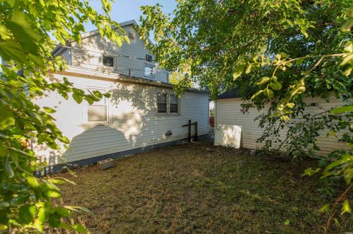 815 Liberty Dr, Mishawaka IN  46545-5905 exterior