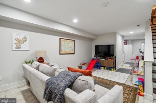 1722 Manton St, Philadelphia PA 19146-3018 exterior