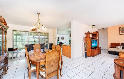 1031 53 St, Hialeah FL  33012-2202 exterior