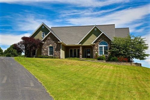 1060 Daybreak Dr, Hanson, KY 42413-9643