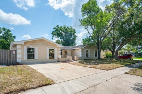 5 Carriage Hill Cir, Casselberry, FL 32707-4946