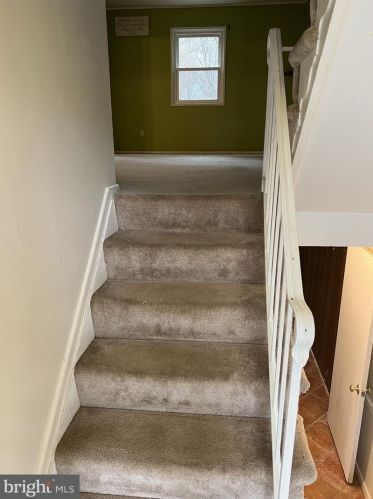 5042 Harford Ln, Springfield, VA 22015-1508