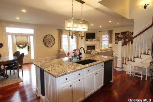 69 Marvin Ln, Islip Manor, NY 11751-4208
