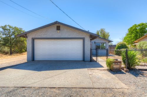 1105 Dodge Ave, Oroville, CA 95965-4327