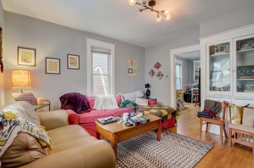 3011 Pierce St, Milwaukee, WI 53215-1233