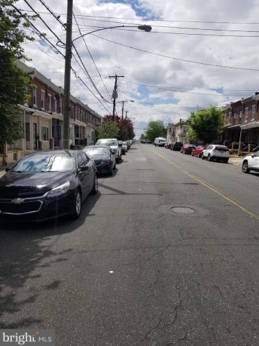 883 66th St, Philadelphia, PA 19151-3331