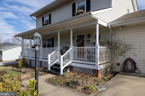 509 6th St, Richmond National Battlefiel VA  22835-1449 exterior