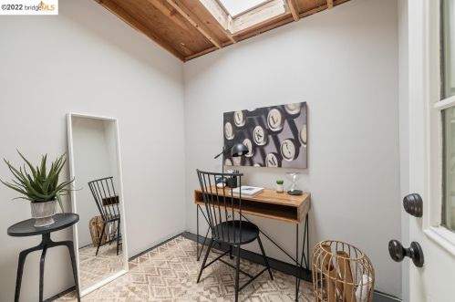 61 Calvert Ct, Oakland CA 94611-3436 exterior