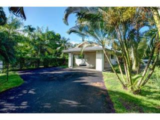 394 Wainaku St, Hilo, HI 96720-2300