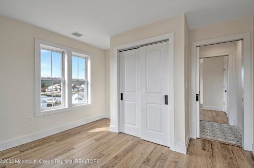 1217 Niihau Dr, Lacey NJ  08731-4702 exterior