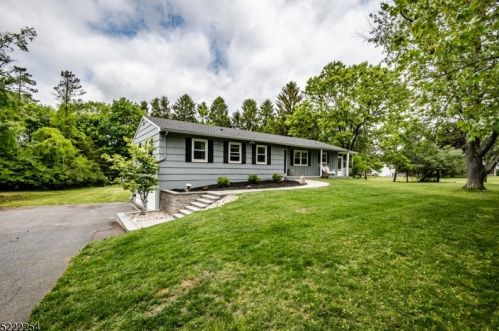 14 Jackie Dr, Hackettstown NJ  07840-5628 exterior