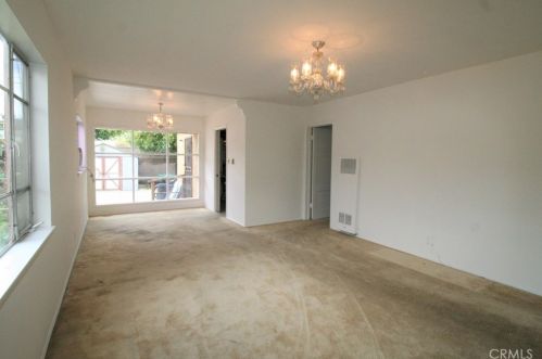 7862 Clearfield Ave, Van Nuys, CA 91402-6162
