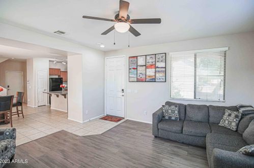 2849 73rd Dr, Phoenix, AZ 85035-3256