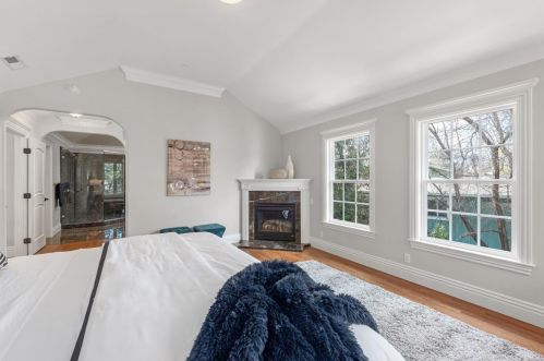 1916 Hull Ave, Redwood City CA  94061-3315 exterior