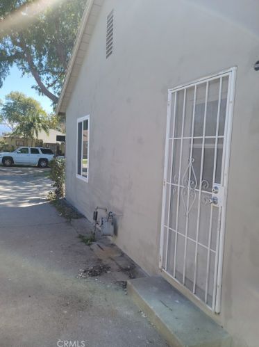 2404 Roxbury Dr, San Bernardino, CA 92404-4013