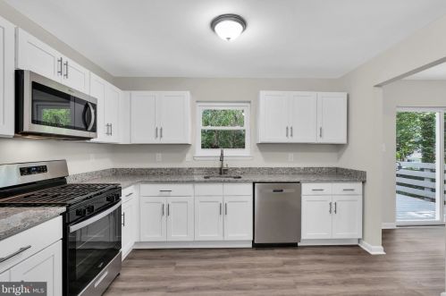 1802 Lakeshore Dr, Browns Mills NJ  08015-1364 exterior