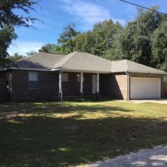 2707 Larkin St, Pensacola, FL 32514-7616