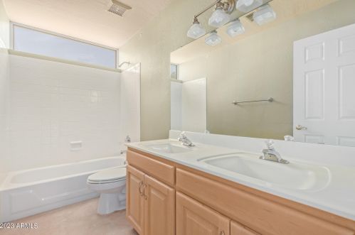 5821 Cielo Grande, Glendale AZ 85310-3511 exterior