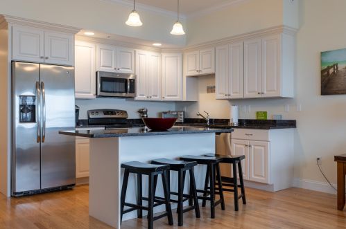 83 Ocean Blvd, Hampton, NH 03842-3602