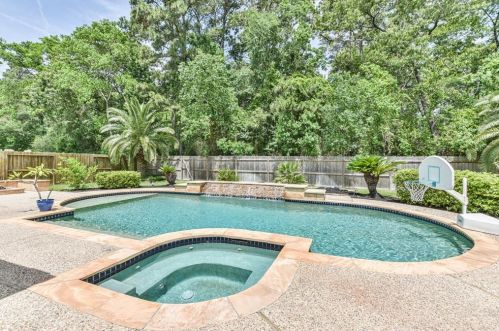 2003 Mountain Aspen Ln, Humble, TX 77345-2167