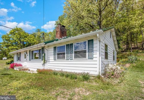 995 Fox Hollow Rd, Shermansdale, PA 17090-8821