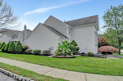 316 Wedgewood Rd, Morganville, NJ 07751-4263