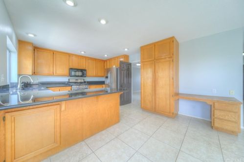 39918 Amberley Cir, Temecula CA 92591-7010 exterior