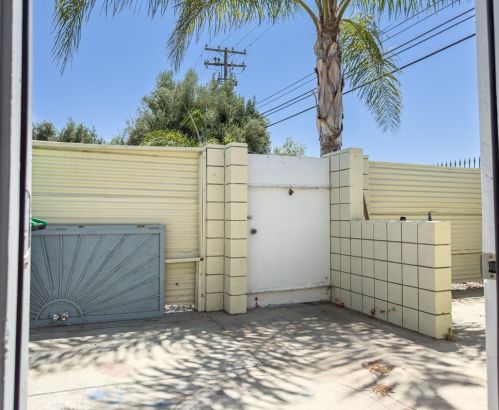306 7th St, San Jacinto CA  92583-4710 exterior
