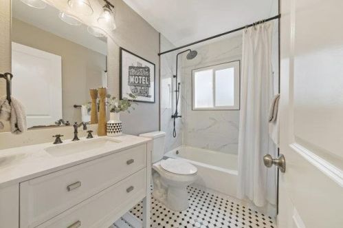 9235 B St, Oakland CA 94603-2416 exterior