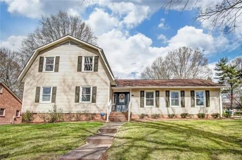 4141 Bridgewood Ln, Charlotte, NC 28226-7107