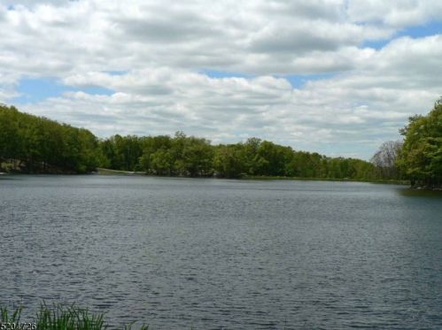 15 Appleseed Rd, Wantage NJ  07461-4733 exterior