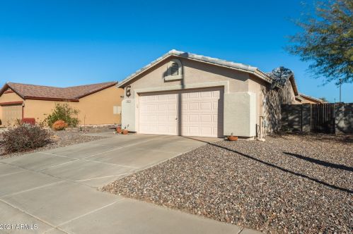 810 Fisher Ave, Buckeye, AZ 85326-3327