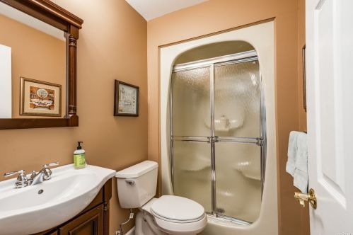 35 Standish Dr, Mount Sinai NY  11766-2621 exterior