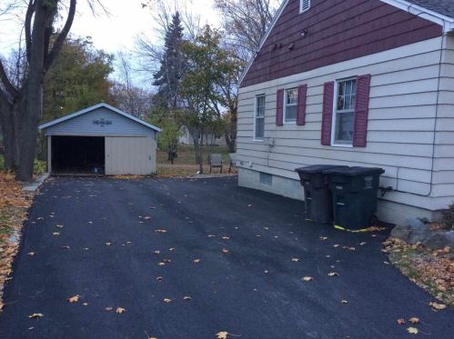142 Lake Park Pl, Lake Mills, WI 53551-1531