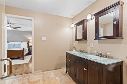 9335 Frst Hl Blvd, Dallas TX 75218-4004 exterior