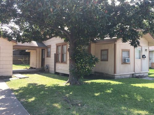218 3rd St, Deer Park TX  77536-2712 exterior