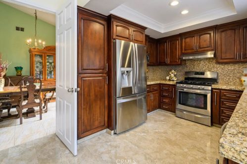 7525 Tulare St, Buena Park, CA 90621-1942