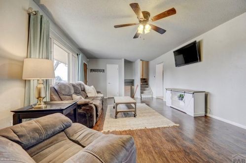 4038 Vly Dr, Pueblo CO 81008-1752 exterior