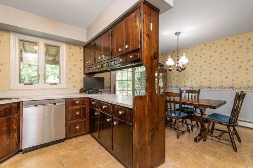 305 9th Ave, Elwood NY  11731-2127 exterior