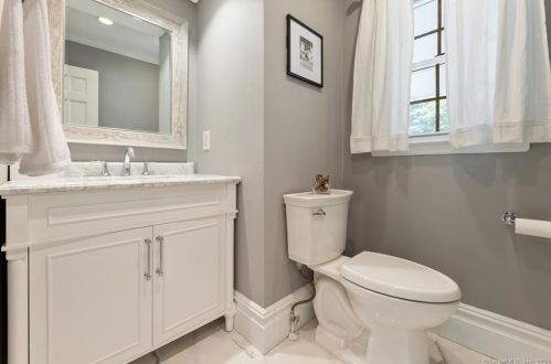12 Falmouth Rd, Stamford CT  06903-2312 exterior