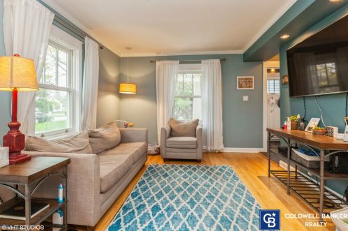 7629 Seneca Rd, Milwaukee, WI 53217-3139