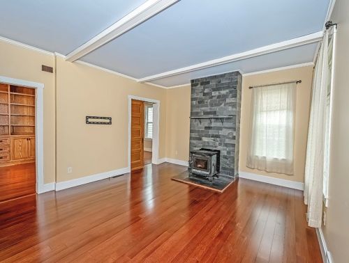 427 New Castle St, Zelienople PA  16063-1253 exterior