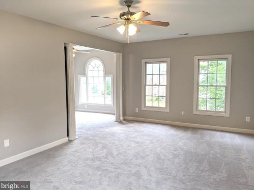 5936 Amber Ridge Rd, Haymarket VA  20169-2620 exterior