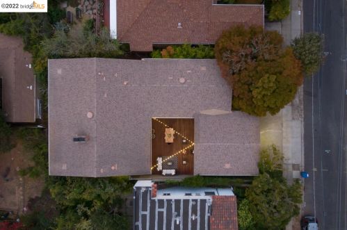 210 Amherst Ave, Berkeley CA 94708-1001 exterior